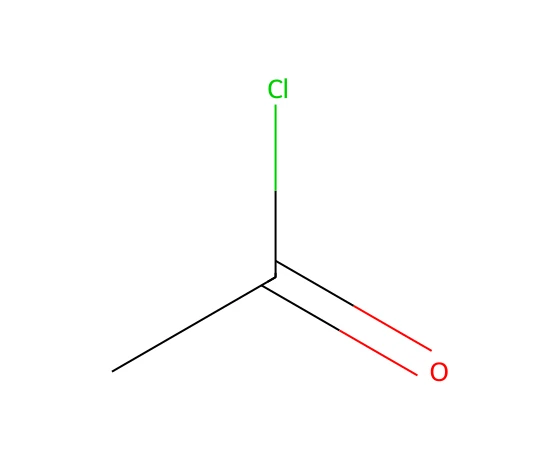 Chlorure d'acétyle : le carbone porte à la fois C=O et C–Cl, il est très électrophile